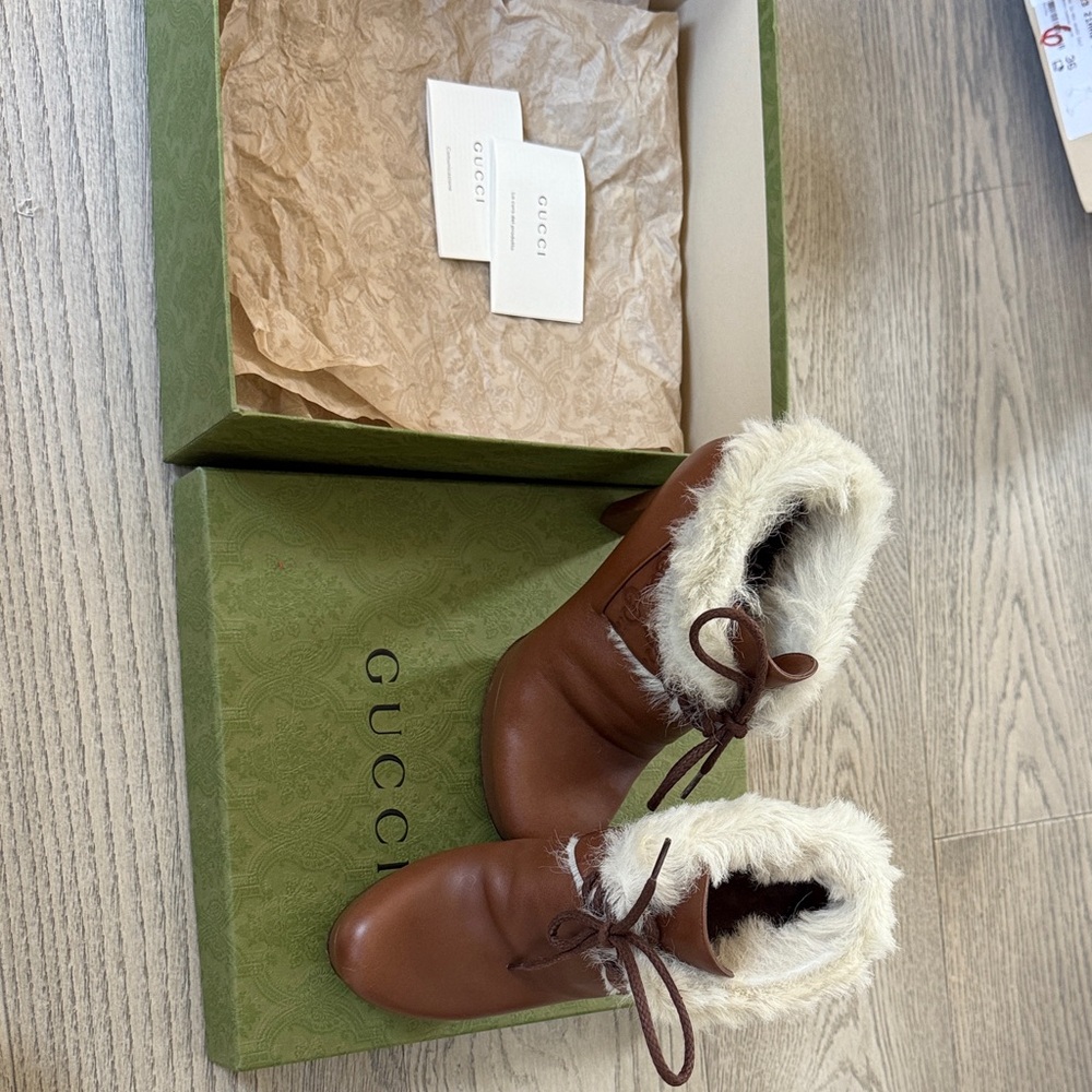 Gucci Women's Brown Leather Fur-Trimmed Boots - Picture 6 of 6